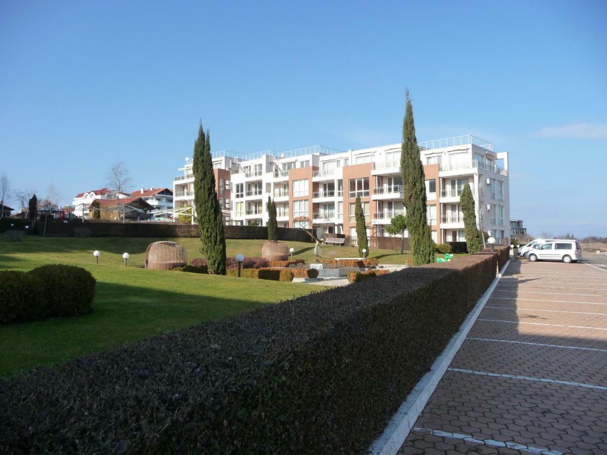 Great Choice Apartment Tjernomorets Exteriör bild